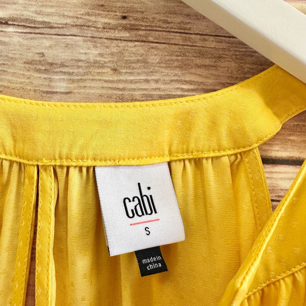 CAbi Tank Blouse Women’s Size Small Yellow Gold Keyhole Sunshine Cami 5725 - Picture 3 of 4
